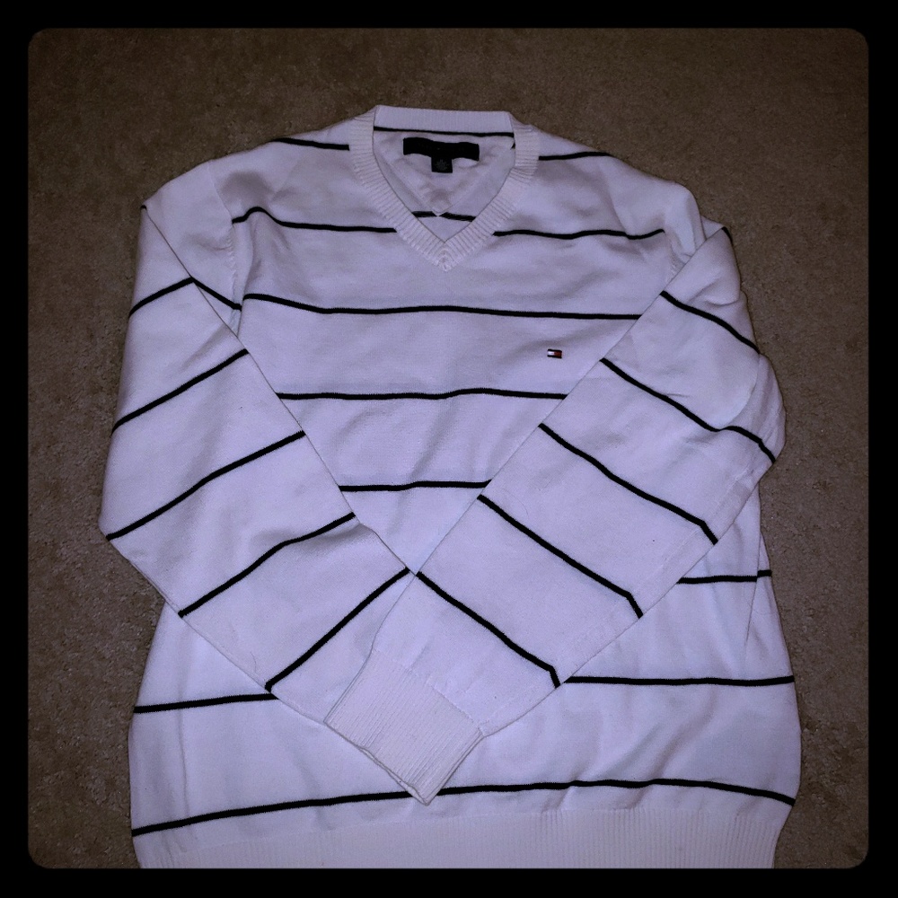 Mens Tommy Hilfiger sweater size medium
